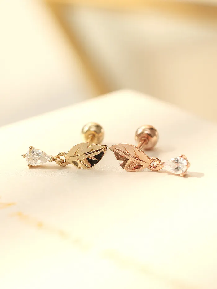 MinimalBijoux Earrings 14K gold Teardrop Leaf cartilage earring 20g