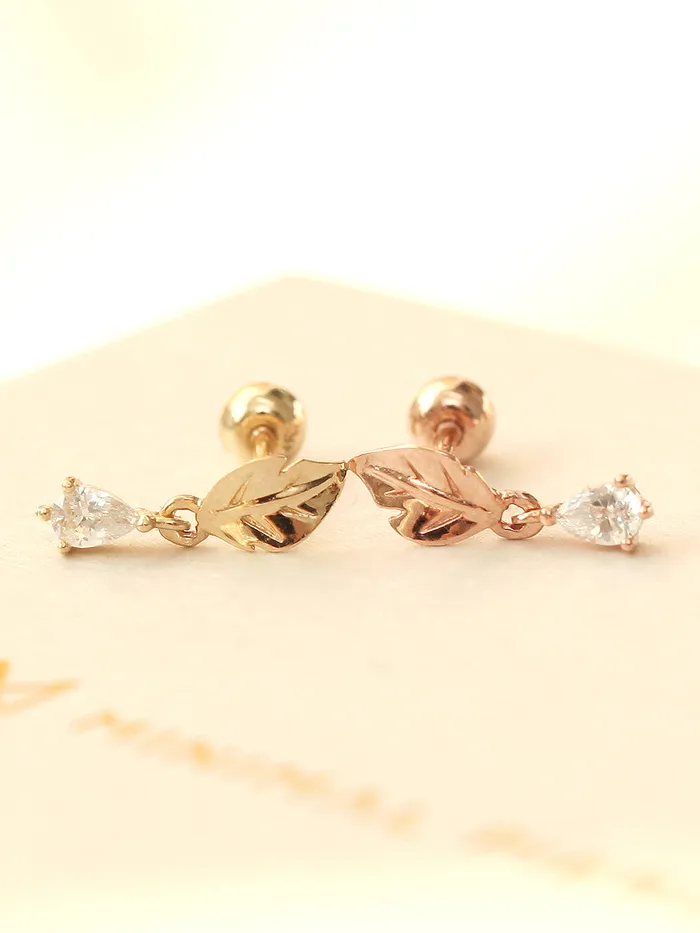 MinimalBijoux Earrings 14K gold Teardrop Leaf cartilage earring 20g