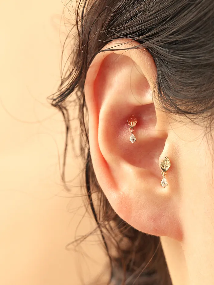 MinimalBijoux Earrings 14K gold Teardrop Leaf cartilage earring 20g