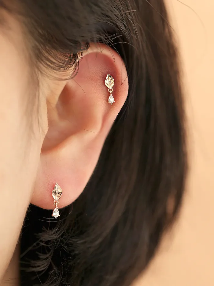 MinimalBijoux Earrings 14K gold Teardrop Leaf cartilage earring 20g