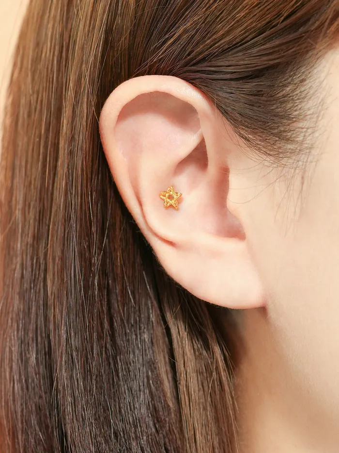 MinimalBijoux Earrings 24K Gold Knotted Star Cartilage Earring 20G