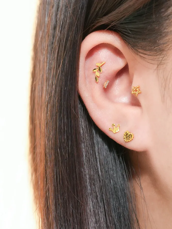 MinimalBijoux Earrings 24K Gold Knotted Star Cartilage Earring 20G